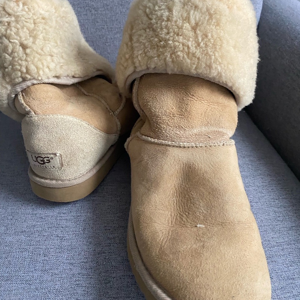 Gently worn Uggs!